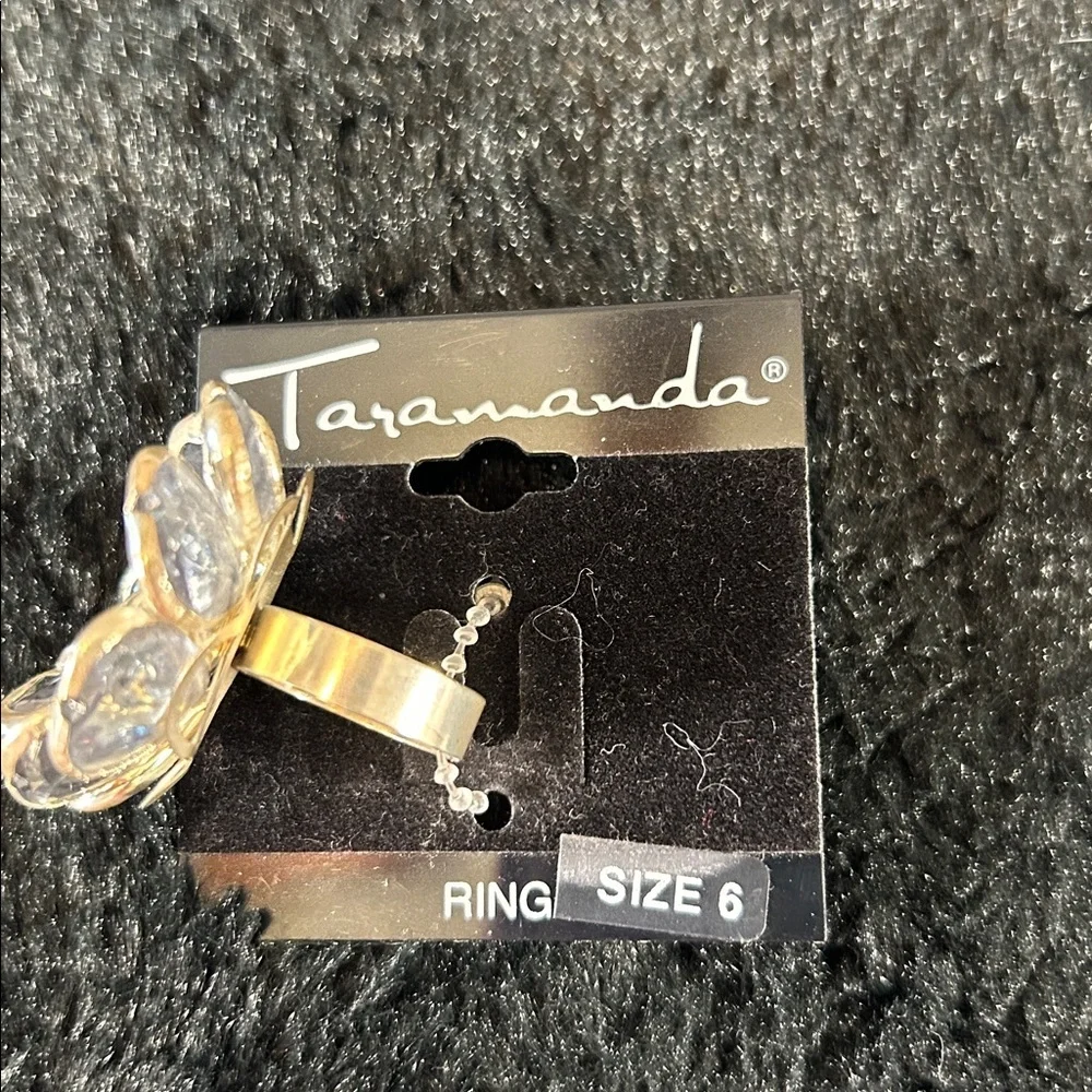 Silver & Clear Flower Ring with rhinestone accent size 6